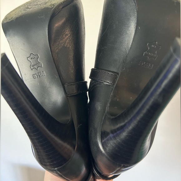 Tory Burch "Dorese" Leather High Heel Ankle Bootie Boots Black SZ 5-1/2 - Picture 7 of 8